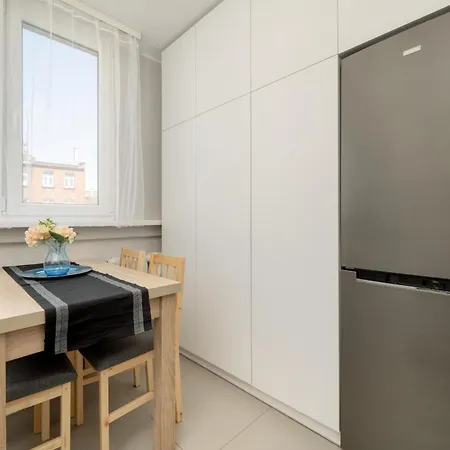 Spacious 2-bedroom In By Rent Like