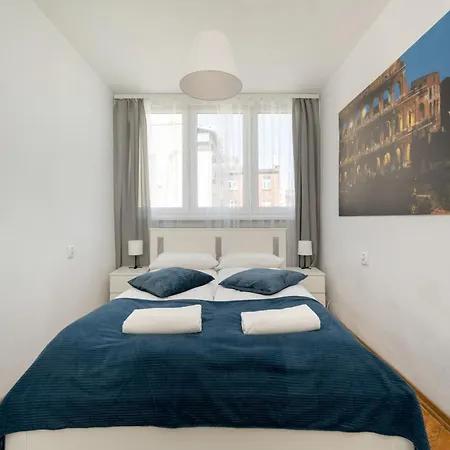Spacious 2-bedroom In By Rent Like Apartmán