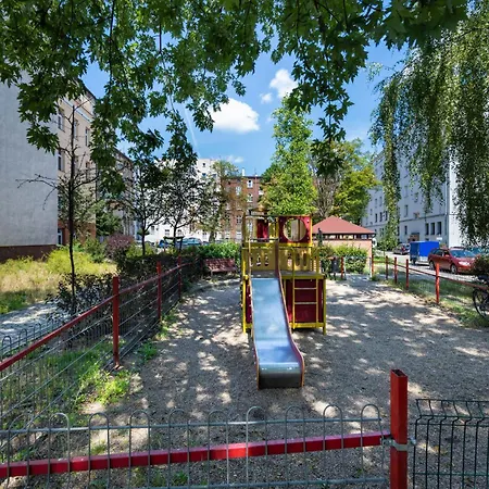 Spacious 2-bedroom In By Rent Like Apartmán
